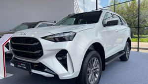 Isuzu mu-X 2025 được đại lý ưu đãi 20 triệu đồng