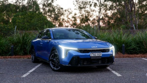 [ĐÁNH GIÁ XE] Kia K4 GT-Line 2026: Ngoại hình cuốn hút, cảm giác lái chưa tương xứng