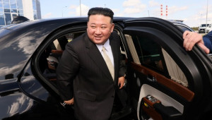 Tổng thống Nga Vladimir Putin tặng xe sang Aurus Senat cho Chủ tịch Triều Tiên Kim Jong Un