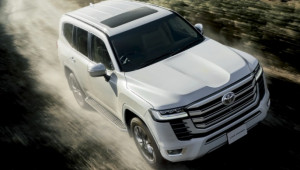 Toyota Land Cruiser 300 2025: Nâng cấp mạnh nhưng khó mua vì cháy hàng