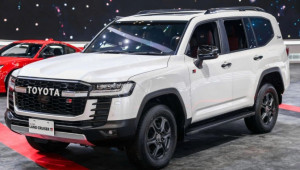 Toyota Land Cruiser LC300 liên tục cháy hàng tại Nhật Bản