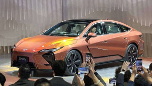 Lexus ES 2025 ra mắt tại Thượng Hải 2025: Sedan hạng sang Nhật lần đầu có bản thuần điện