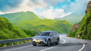 Xanh SM triển khai dịch vụ xe 7 chỗ liên tỉnh bằng xe Limo Green