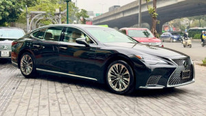 Lexus LS 500 2022 mới 100% được rao bán khoảng 5 tỷ đồng