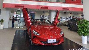 Xe điện mui trần MG Cyberster ra mắt Việt Nam: Cửa cắt kéo giống Lamborghini, hiệu suất không thua gì siêu xe