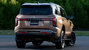 Nguyên nhân Mitsubishi Pajero thế hệ mới không còn lốp dự phòng treo phía sau
