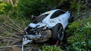 Porsche 911 GT3 RS biến dạng sau tai nạn lao xuống sườn núi, người lái may mắn chỉ bị thương nhẹ