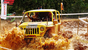 Giải đua xe Ô tô Địa hình Việt Nam chính thức khởi động, hơn 100 đội đua sẵn sàng tranh tài