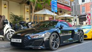 Chiêm ngưỡng Audi R8 V10 Spyder đeo biển 