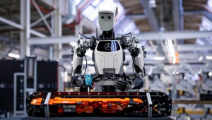 Mercedes-Benz đưa robot vào quá trình vận hành, sản xuất ô tô