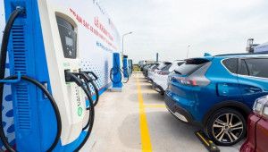 Áp lực lưới điện tăng nhanh khi xe điện bùng nổ: Ngành điện đã chuẩn bị gì?