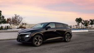 Lộ diện mẫu SUV mới của VinFast, thiết kế lai VF 6 và VF 7