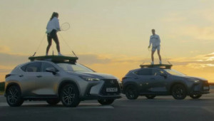 Lexus lập kỷ lục với màn chơi tennis trên nóc xe