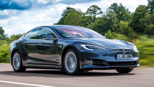 Elon Musk hứa sẽ không thiên vị Tesla nếu các hãng xe quay lại quảng cáo trên Twitter