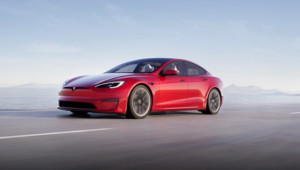 Tesla tuyển tài xế lái thử xe với thù lao từ 426.000 - 1,136 triệu VNĐ/giờ