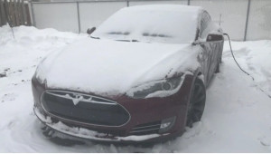 Người dùng xe điện Tesla 