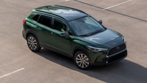 Toyota khuyến cáo người dùng không ngồi ghế phụ trước của Corolla Cross vì lỗi túi khí