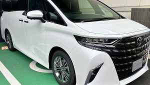 Toyota Alphard 2024 lộ diện thực tế: Sang trọng, đẳng cấp
