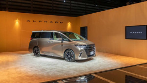 Toyota Alphard 2023 trình làng: Xứng danh 