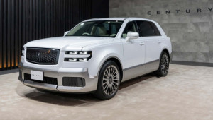 Toyota Century 2025 nâng tầm trải nghiệm hạng sang với kính mờ chỉnh điện