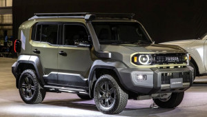 Toyota mở bán Land Cruiser FJ tại Nhật: Giá từ 750 triệu VNĐ