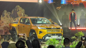 Toyota Hilux thế hệ mới ra mắt Việt Nam: 
