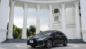 [ĐÁNH GIÁ XE] Người dùng nói gì sau một thời gian sử dụng xe Toyota Hybrid?