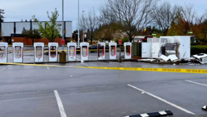 Trạm sạc Tesla bị đánh bom giữa đêm: Elon Musk tiếp tục đối mặt làn sóng phẫn nộ