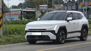 Hyundai Tucson thế hệ mới lộ ảnh thực tế: Kích thước lớn hơn, ngoại hình góc cạnh, 