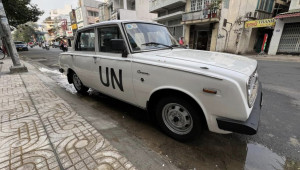 “Vua cafe” Đặng Lê Nguyên Vũ mang xế cổ Toyota Corona mới tậu xuống phố