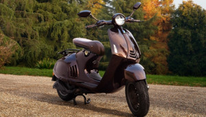 Vespa 946 Horse sẽ về Việt Nam vào đầu tháng 2/2026: Phiên bản giới hạn chỉ 888 xe cho năm Bính Ngọ