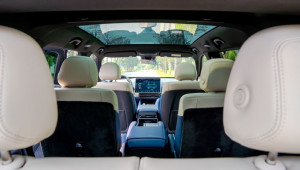 Trần kính toàn cảnh - tiện nghi đẳng cấp trên mẫu SUV điện hạng sang VinFast VF 9