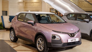 Hối hả đặt cọc ngày cuối ưu đãi, chủ xe VF 5 Plus nhận nhiều đặc quyền VIP