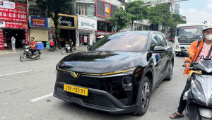 Tài xế Hà Nội tiết kiệm cả trăm triệu đồng mỗi năm nhờ chuyển sang VinFast Limo Green