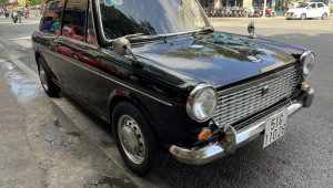 Chán chạy siêu xe, “Qua” Vũ cầm lái xế cổ 61 tuổi BMC ADO16 xuống phố