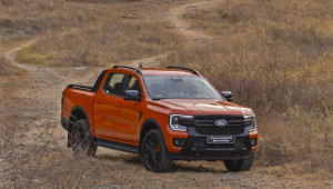 Chi tiết Ford Ranger Wildtrak V6 3.0L giá 1,093 tỷ đồng: Nâng cấp sức mạnh, phả hơi nóng lên Toyota Hilux