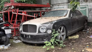 Những chiếc xe sang Bentley bị 