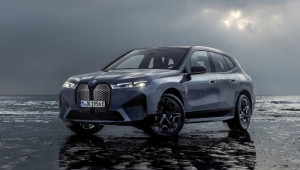 Cứ 4 xe bán ra trong 2025 thì có một chiếc là xe điện