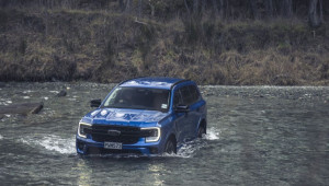 Cách lái xe vượt qua vùng ngập nước an toàn