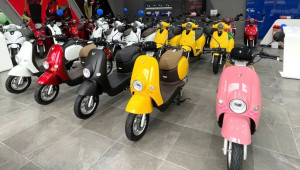 Mua xe máy điện: Những điều cần biết để không “tiền mất tật mang”