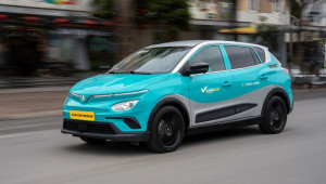 Từ 1/7/2026, Hà Nội yêu cầu toàn bộ taxi, ô tô kinh doanh chuyển sang xe xanh khi thay mới