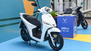 Khách Việt lý giải quyết định chọn xe máy điện thay xe xăng