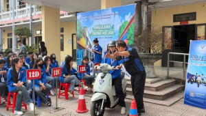 “Phủ xanh trường học 2026” lan tỏa thói quen di chuyển an toàn với xe máy điện