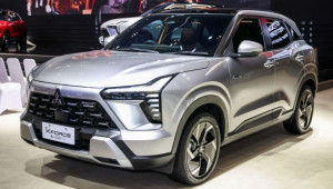 Cận cảnh Mitsubishi Xforce HEV tại GIIAS 2026: Mẫu hybrid lắp ráp tại Indonesia, rộng cửa về Việt Nam?