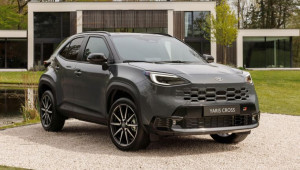 Toyota Yaris Cross lộ diện bản nâng cấp với màu sơn đồng độc lạ cùng thiết kế ngoại thất mới