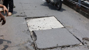 Sẽ rào chắn các lối lên xuống bãi giữa sông Hồng từ cầu Long Biên