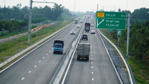 Vì sao một loạt tuyến cao tốc không có trạm dừng nghỉ hay cây xăng?