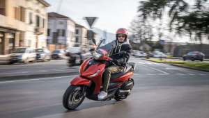 Trải nghiệm công nghệ tay ga đỉnh cao từ 2 tân binh mới nhà Piaggio - Beverly S và MP3 Sport